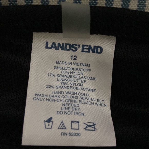 Swim Bundle 2 tops and skirted bottom - Picture 3 of 10